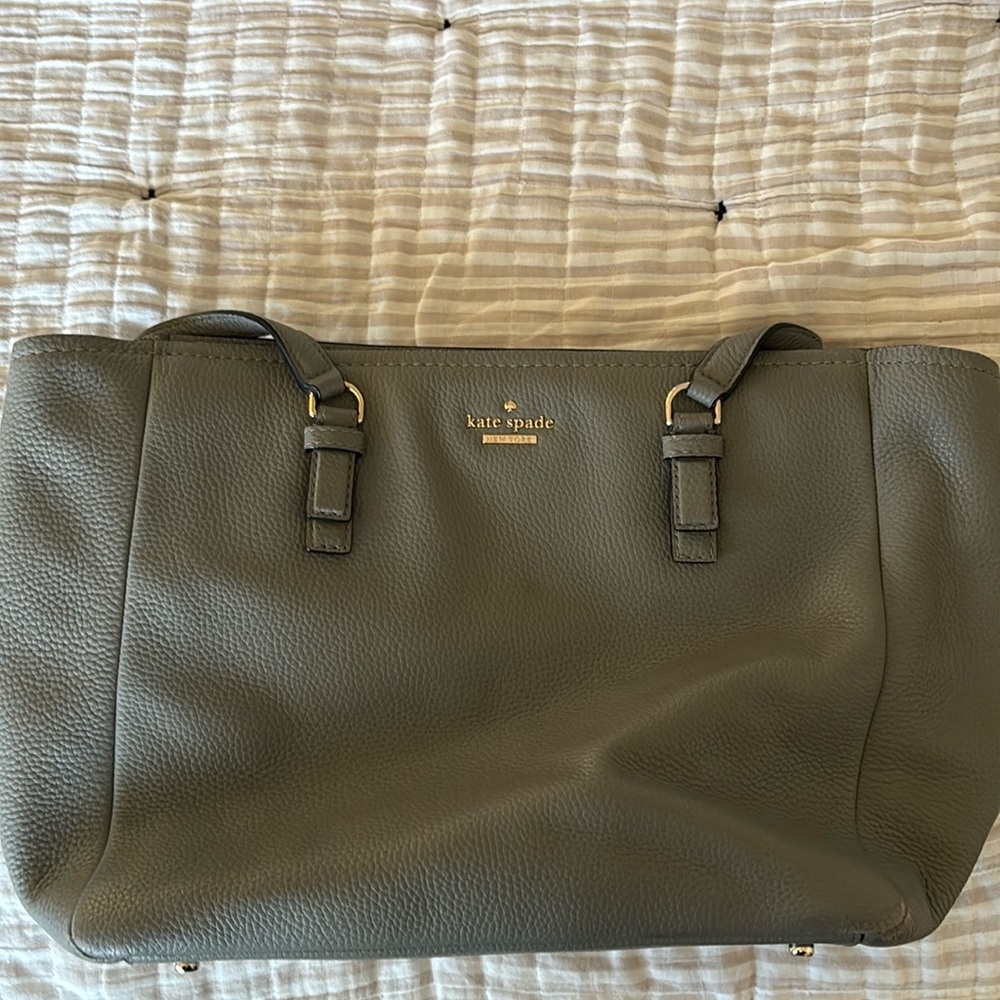 Kate Spade Gray pebbles leather satchel in great condition
